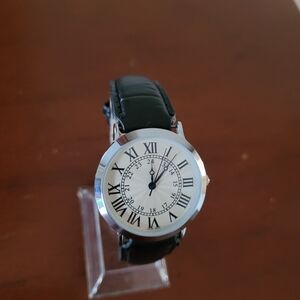 Brand new Women's Black Roman Dial fashion watch